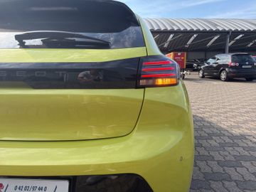 Peugeot 208 1.2 PureTech 100 Allure SHZGTEMPOMATLEDKA