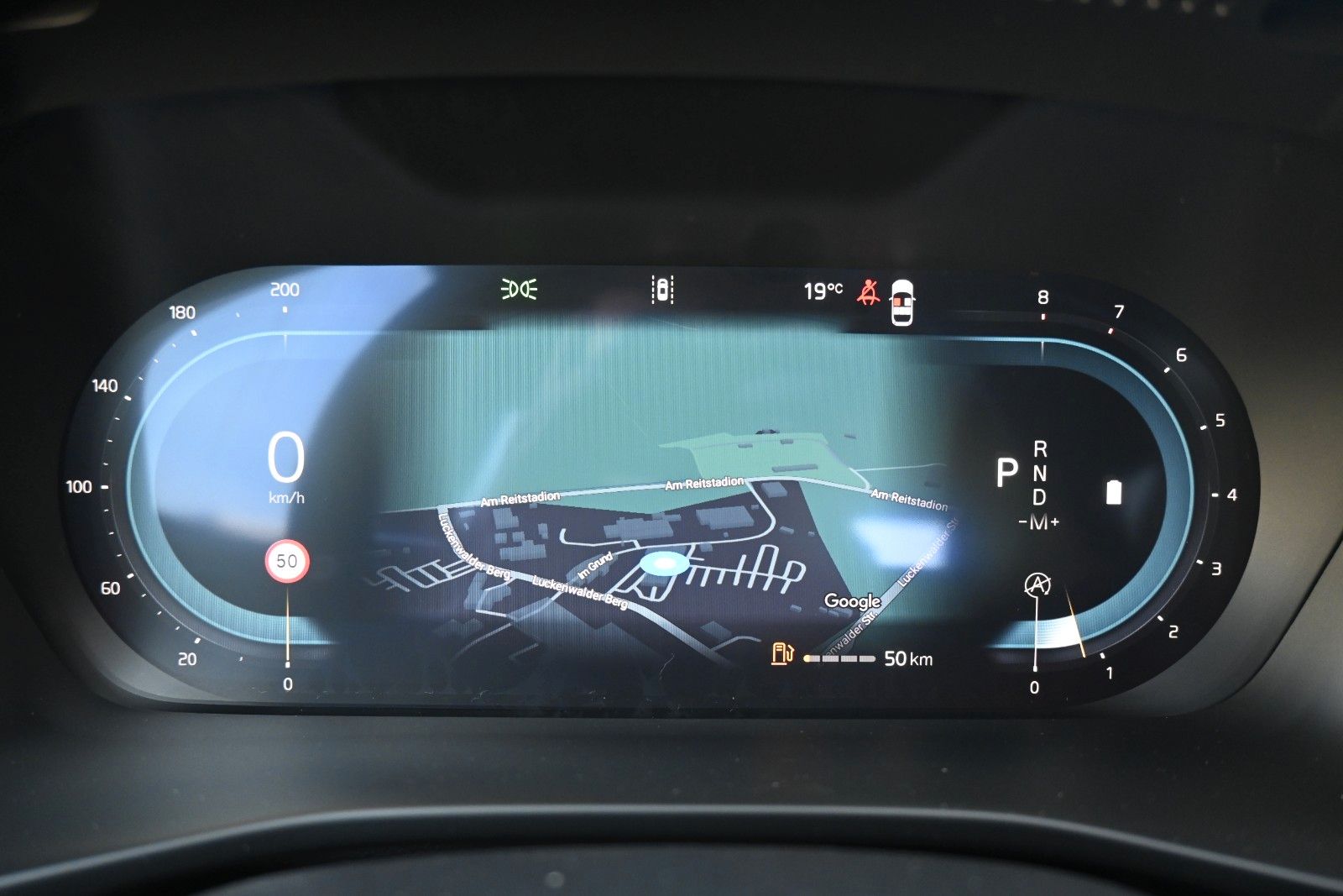 Fahrzeugabbildung Volvo XC40 B3 DKG Plus Dark*FSHZG*RFK*BLIS*ACC