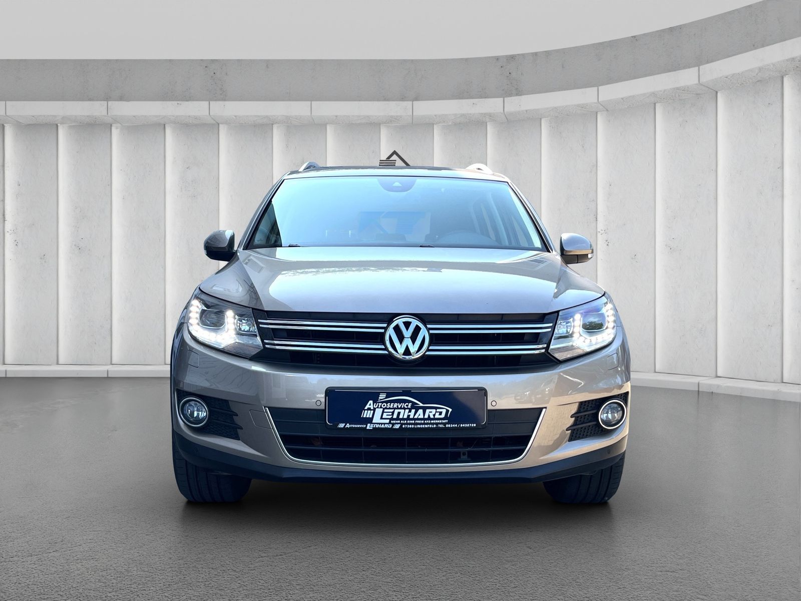 Fahrzeugabbildung Volkswagen Tiguan Sport & Style**4Motion**DSG**Leder**TOP**
