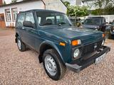 Lada Niva Only*AHK*4x4*TÜV 12.2026* - Lada Niva Only mit Benzin-Antrieb