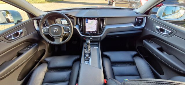 Volvo XC60Momentum/Navi/LED/Kamera/Leder/Keyless/1Hand