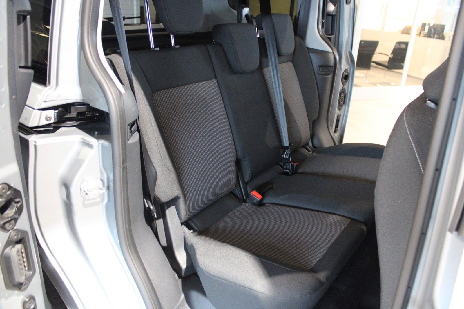 Fahrzeugabbildung Ford Tourneo Courier TREND Kamera WinterPaket2 uvm