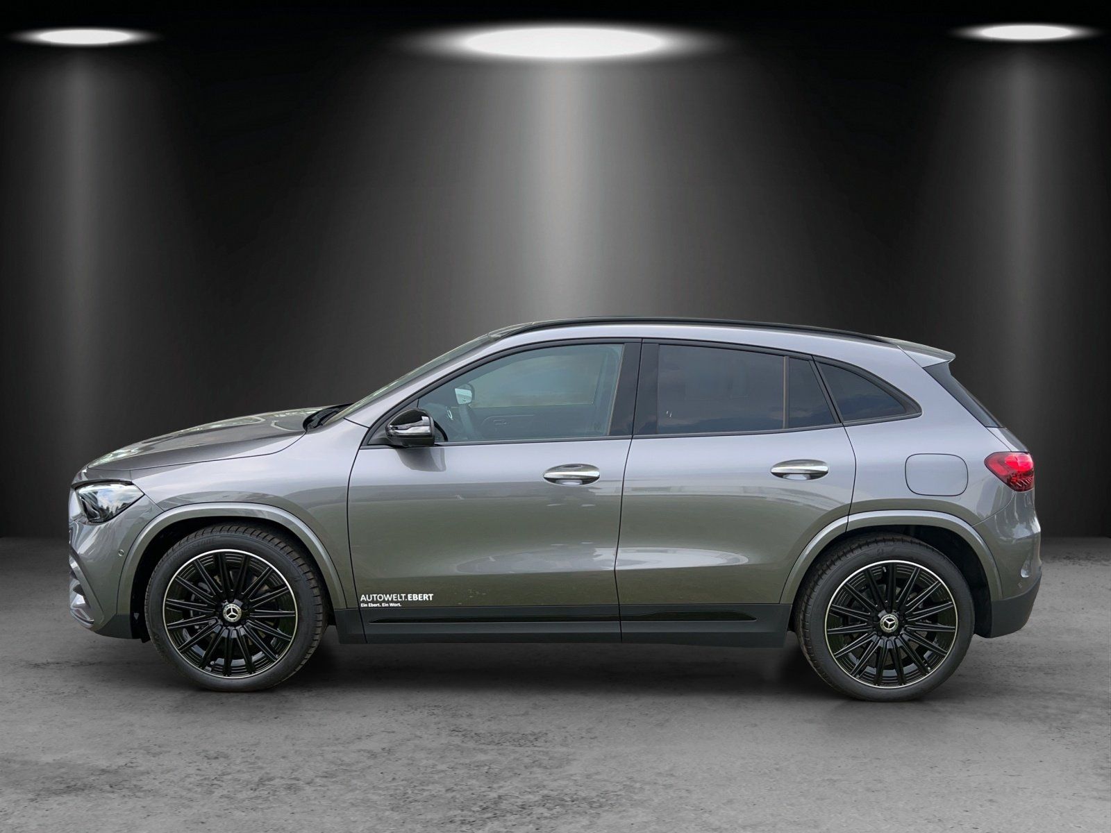 Fahrzeugabbildung Mercedes-Benz GLA 200 d AMG Pano 360° DISTRO KeyGO NIGHT