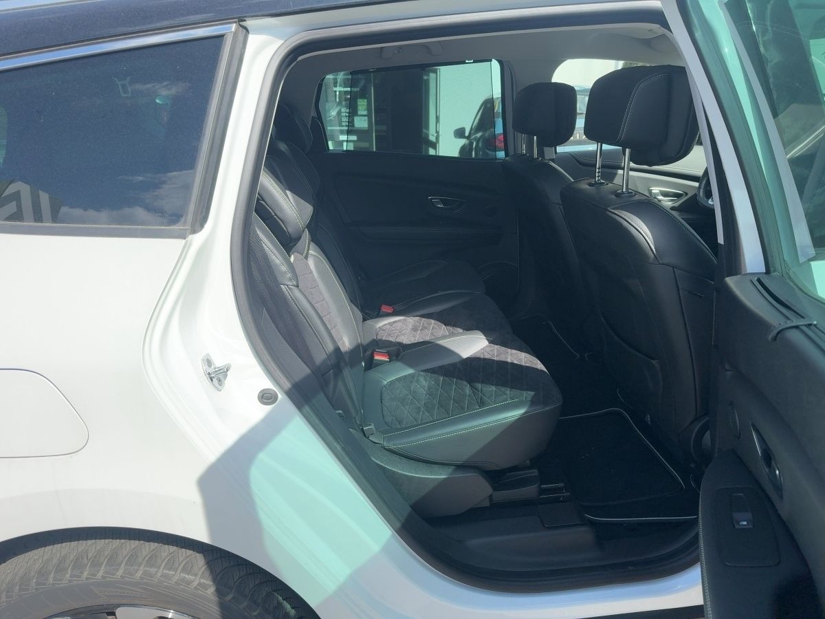 Fahrzeugabbildung Renault Grand Scenic Black Edition TCe160 EDC