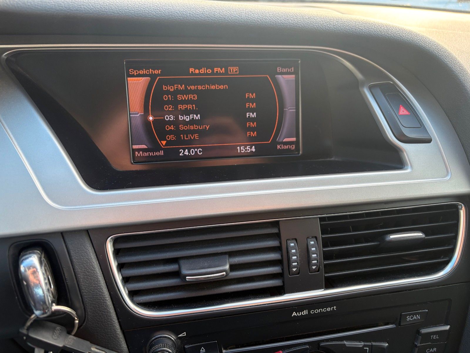 Fahrzeugabbildung Audi A4 2.0 TFSI Limo Ambition Xenon SPORTSITZE 1.HAN