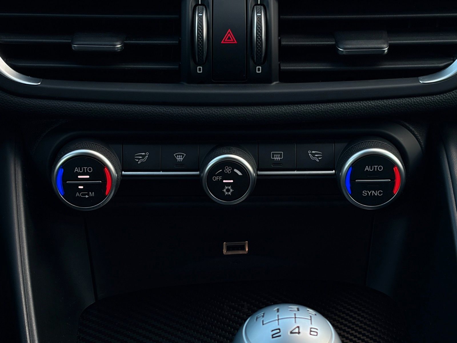 Fahrzeugabbildung Alfa Romeo Giulia Quadrif 2.9 510 Sparco Carbon Schale H&K