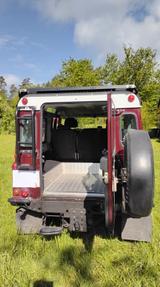 Land Rover Defender 110 TD4 Station Wagon E E - rote Land Rover Defender