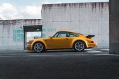Fahrzeugabbildung Porsche 964 Turbo 3.6 *Speedgelb / Speedline / Dt. Fzg*