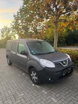 Nissan NV250 - Nissan NV250 mit Schiebetür