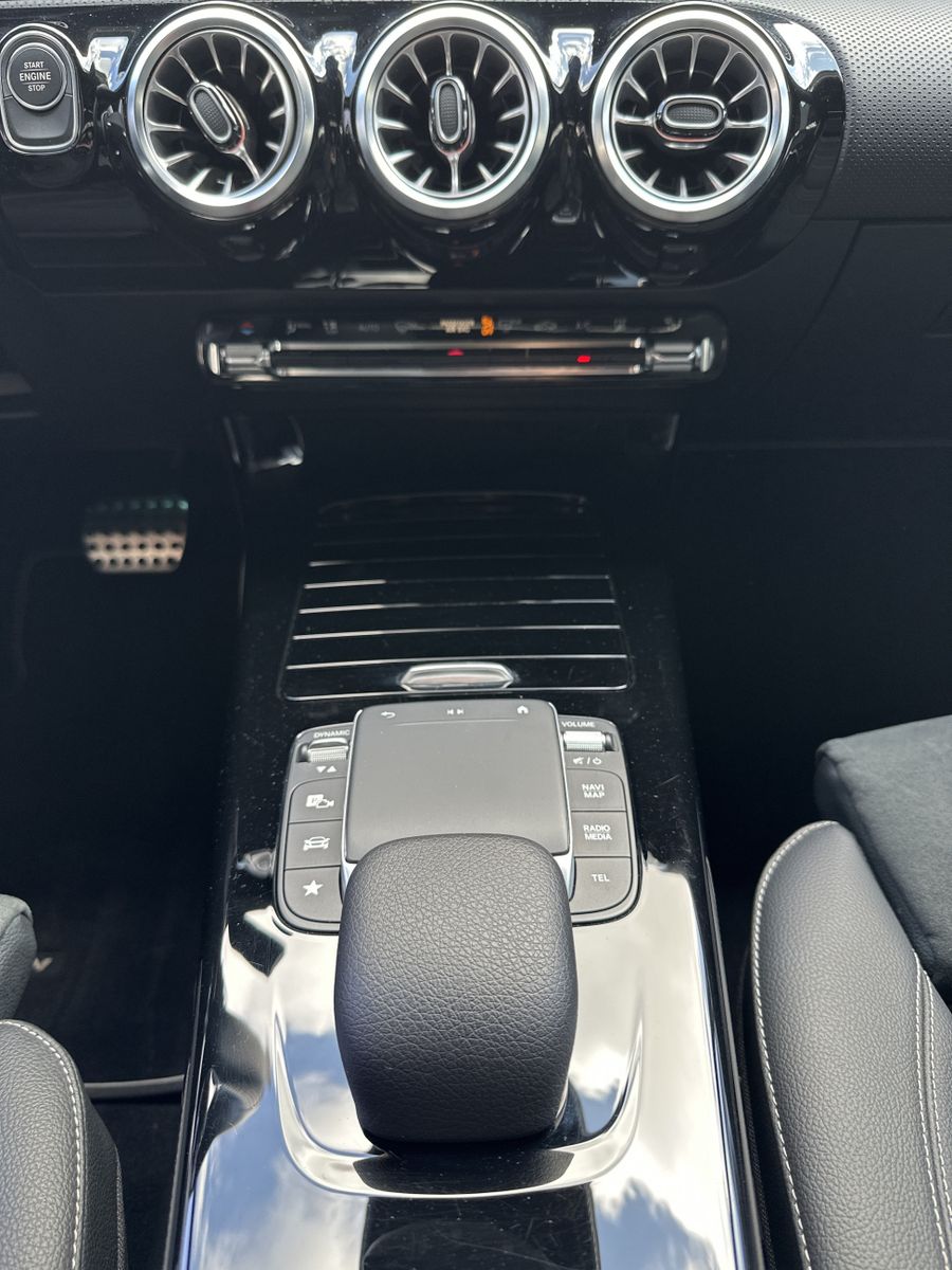 Fahrzeugabbildung Mercedes-Benz CLA 250e SB AMG-Line NAV+LED+PANO+BURMESTER+360°
