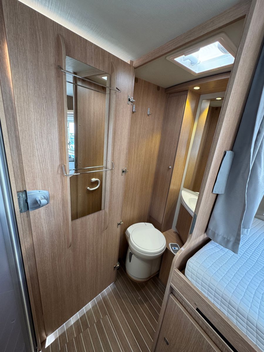 Fahrzeugabbildung Sunlight T 68 FIAT DUCATO NAVI KAMERA SAT TV EB & HUBBETT