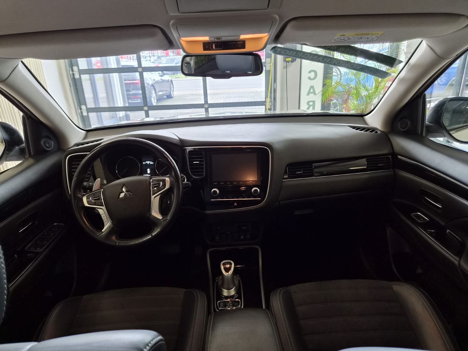 Fahrzeugabbildung Mitsubishi Outlander PHEV Basis Spirit 4WD / KAMERA /