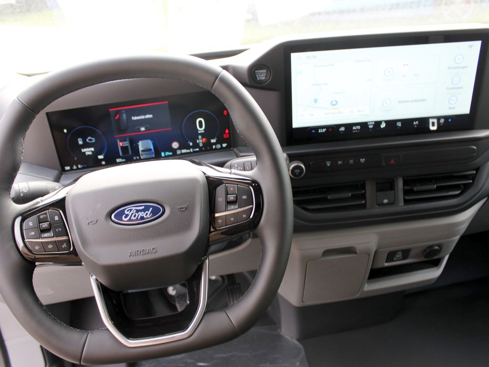 Fahrzeugabbildung Ford Transit Custom 320 L1 Trend FWD Plug-in Hybrid
