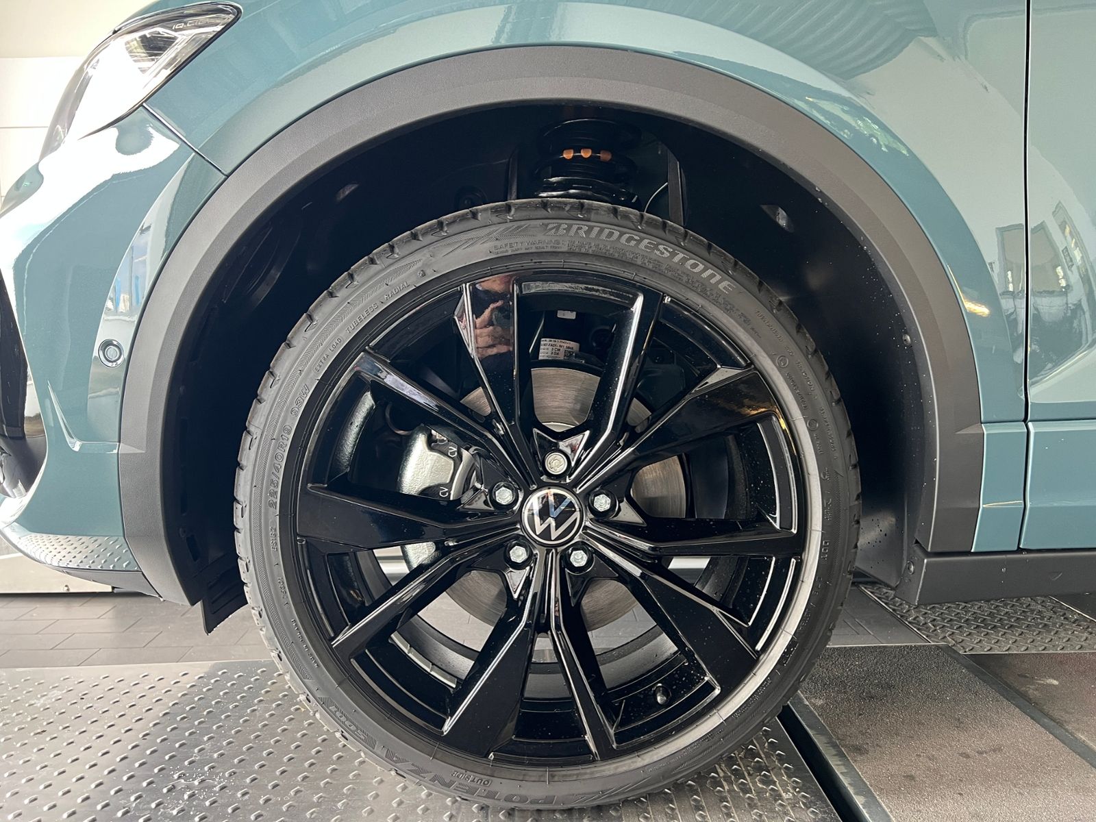 Fahrzeugabbildung Volkswagen T-Roc Cabriolet   R-Line 1.5 TSI DSG *AHK, Black