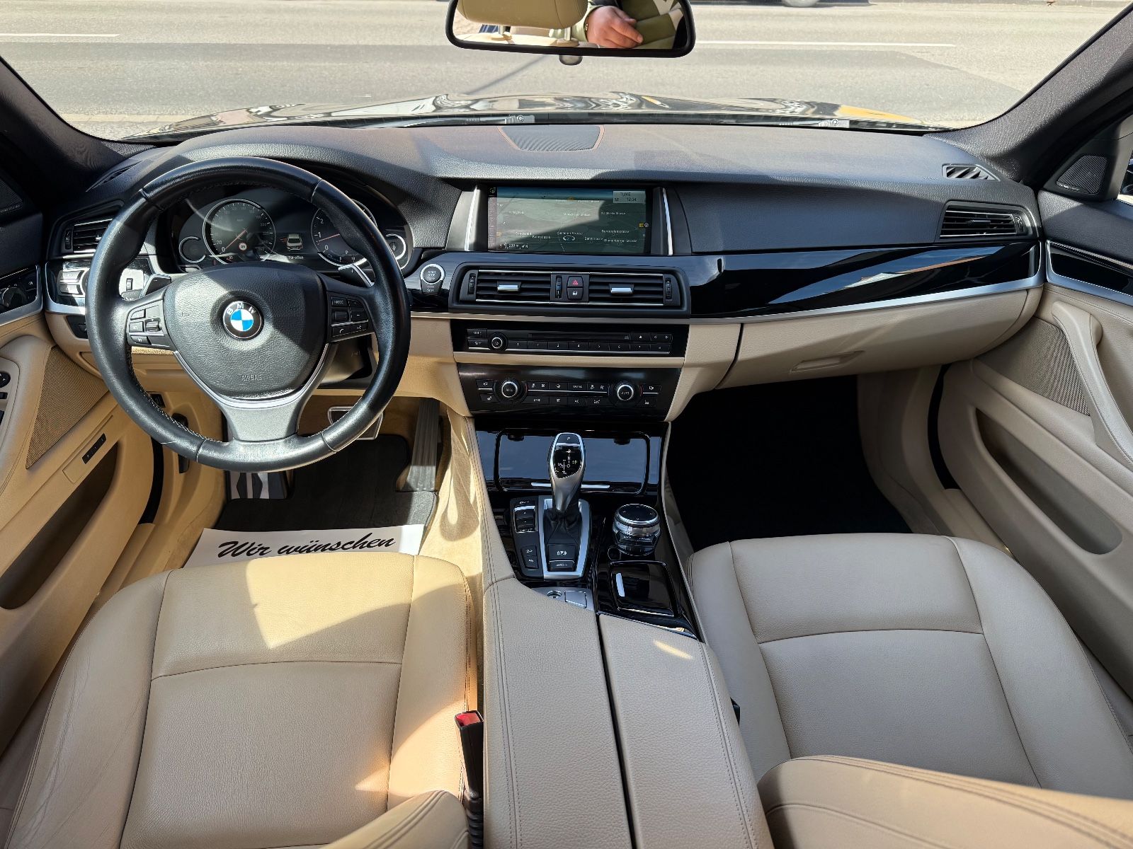 Fahrzeugabbildung BMW 535 i xDrive Luxury Line NAVI LED LEDER HEAD-UP