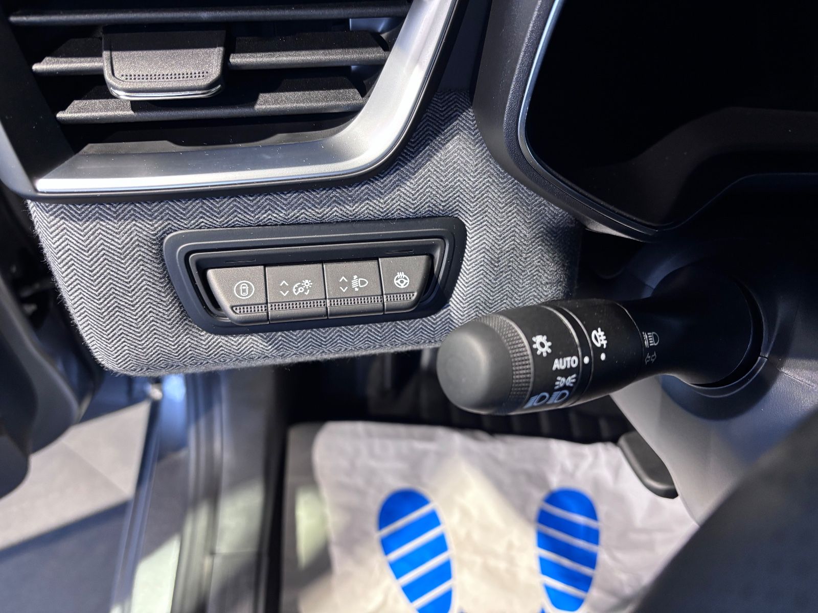 Fahrzeugabbildung Renault Clio TCe 90 KISS SONDERMODELL