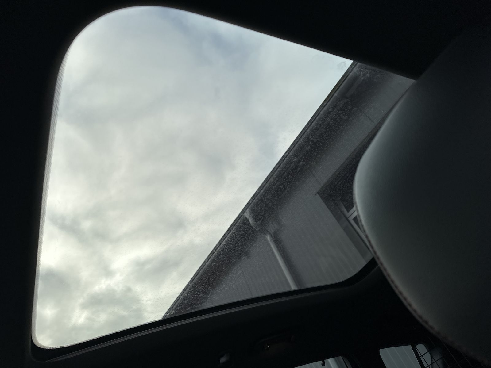 Fahrzeugabbildung Ford S-MAX 2.0 EB Aut. AWD ST-Line NAV+LED+ACC+PANO