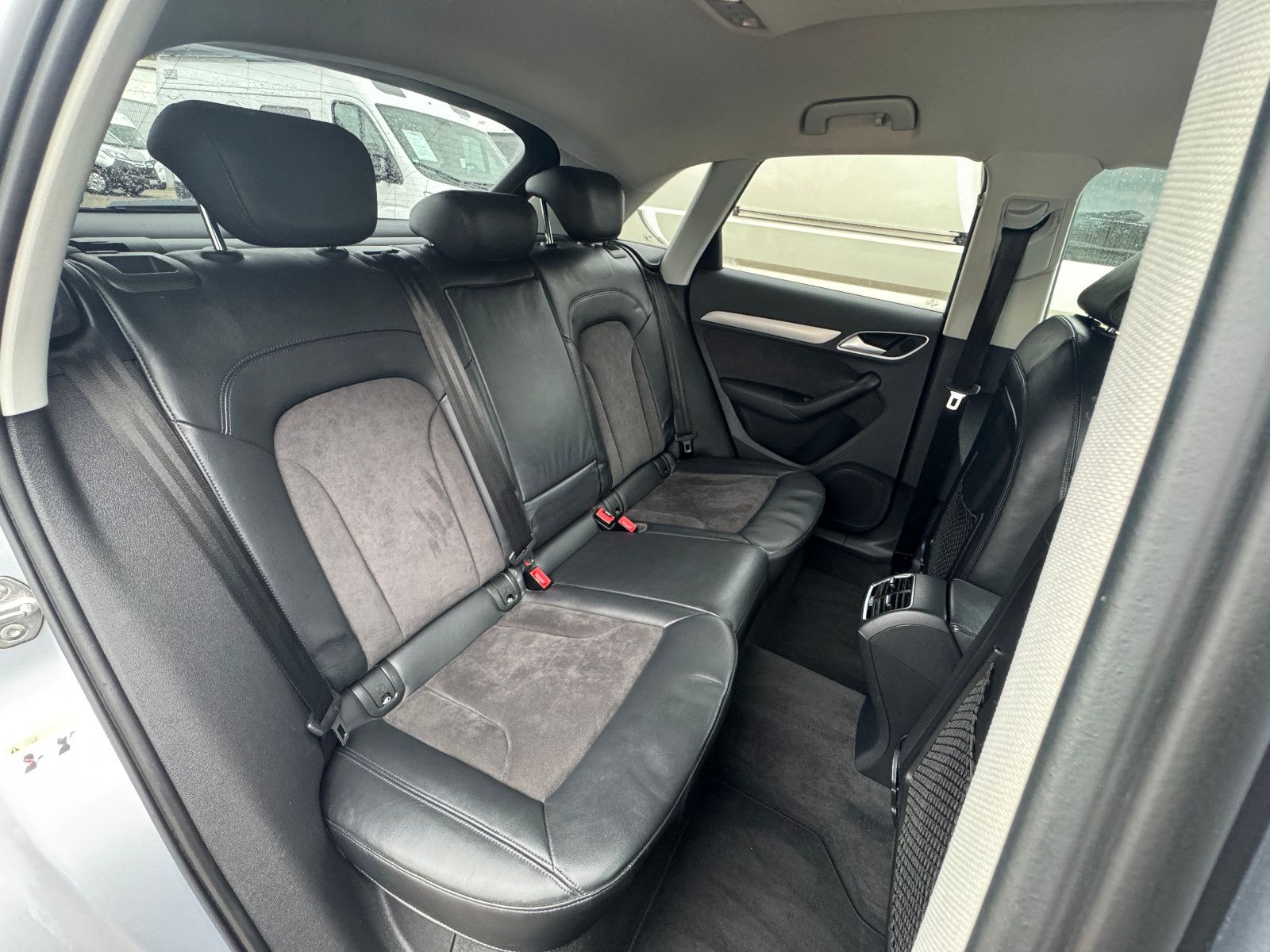Fahrzeugabbildung Audi Q3 2.0 TDI QUATTRO S-TRONIC S-LINE SPORTPAKET