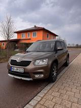 Skoda Yeti 4x4 2.0 TDI 150 PS L&K - Zahnriemen neu - Skoda Yeti: Leder, mit Navigationssystem
