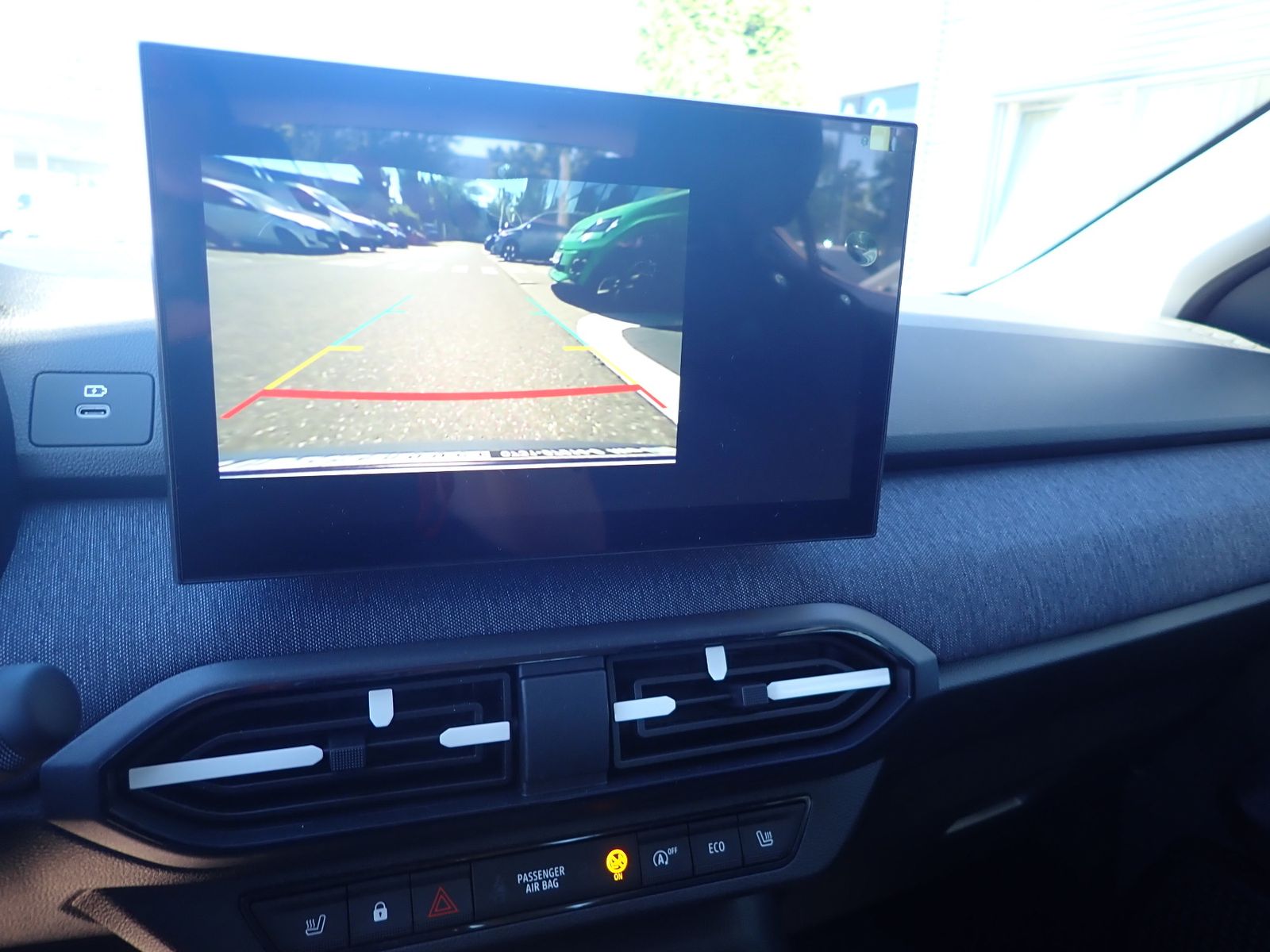 Fahrzeugabbildung Dacia Sandero Expression TCe 100