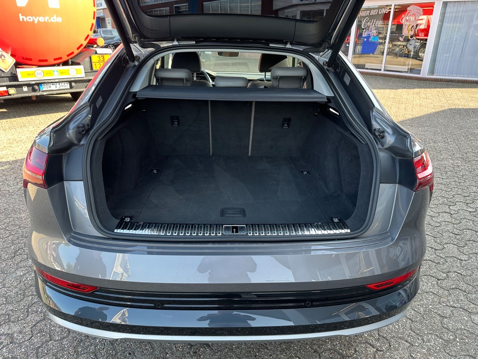 Fahrzeugabbildung Audi e-tron Sportback 50 quattro advanced AHK/ACC/HUD