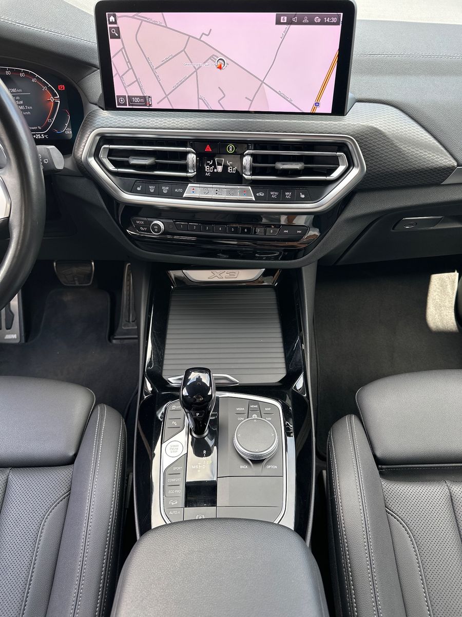 Fahrzeugabbildung BMW X3 xDrive30d M-Sport NAV+LED+AHK+STHZG+HUD+21ZO