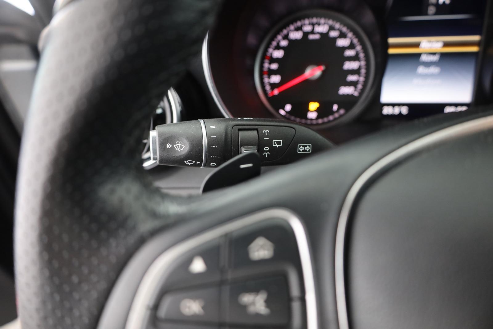 Mercedes-Benz C180 T CGI Avantgarde LED Navi Sitzheizung PDC
