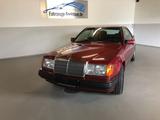 Mercedes-Benz 230 CE 2. Hand Oldtimerzulassung - Mercedes-Benz 230: Ce