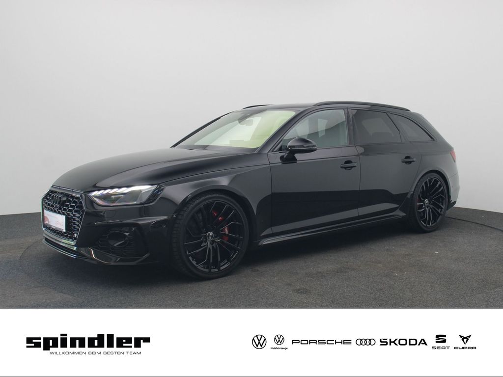 Audi RS 4 Avant TFSI quattro / Vmax280, Pano, Matrix