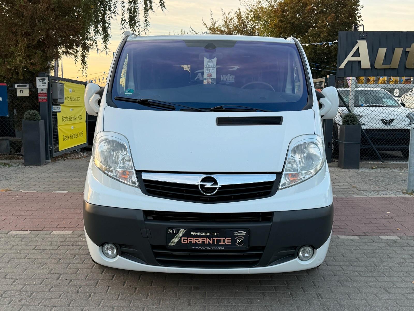 Opel Vivaro Life Cosmo Westfalia 2.5 CDTI 145 ch BVM / 7 places / Couchage + Table / Store / Chauffage auxiliaire