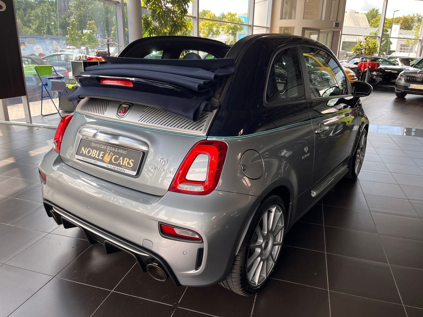 Fahrzeugabbildung Abarth 695C Rivale  Automatik XENON LEDER ALU