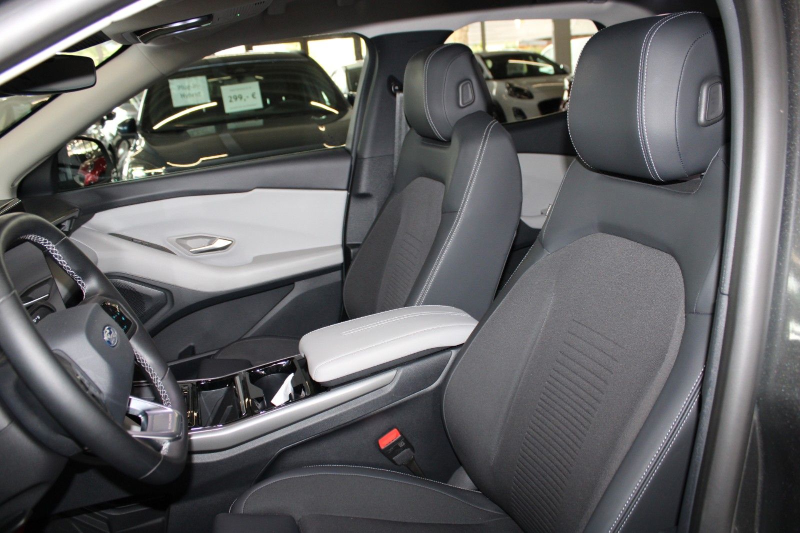 Fahrzeugabbildung Ford Explorer Ext.Range RWD 77kWh LED ACC NAVI uvm.