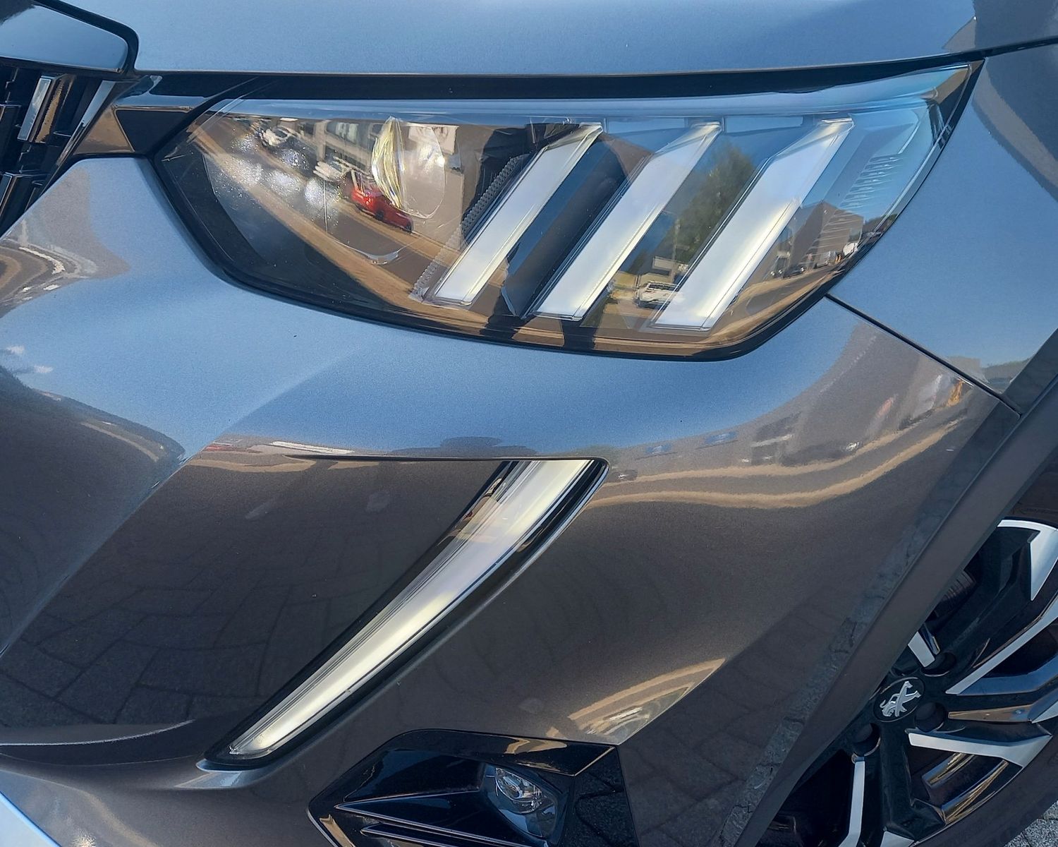 Peugeot 2008 GT 12 PT 130 AMBI*GRIP*KAM*NAV*PDC*17 imagem 3