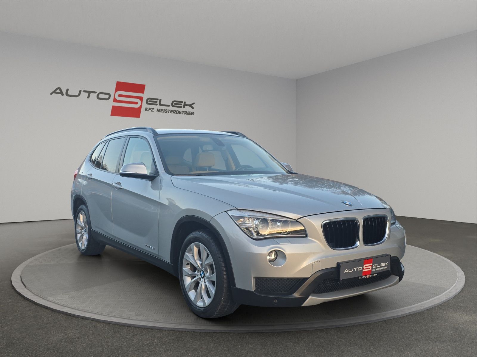 Fahrzeugabbildung BMW X1 25 d xDrive Automatik Leder Klima Navi PDC