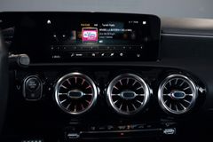 MERCEDES-BENZ A 35 AMG 4M Limousine*Keyless*Spur*SHZ*19"AMG*