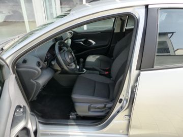 Toyota Yaris - 12
