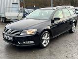 Volkswagen Passat Variant 1.6TDI NAVI KLIMA TEMPOM. AHK - Volkswagen Passat Variant: 1.6