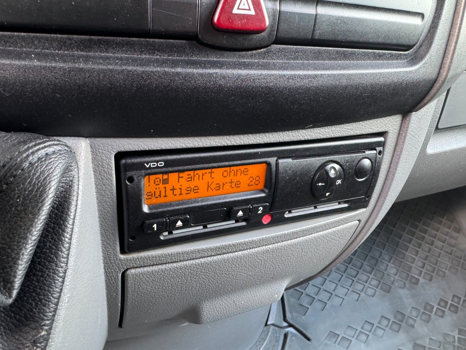 Fahrzeugabbildung Mercedes-Benz Sprinter 516 CDI 4325 Möbelkoffer Treppe