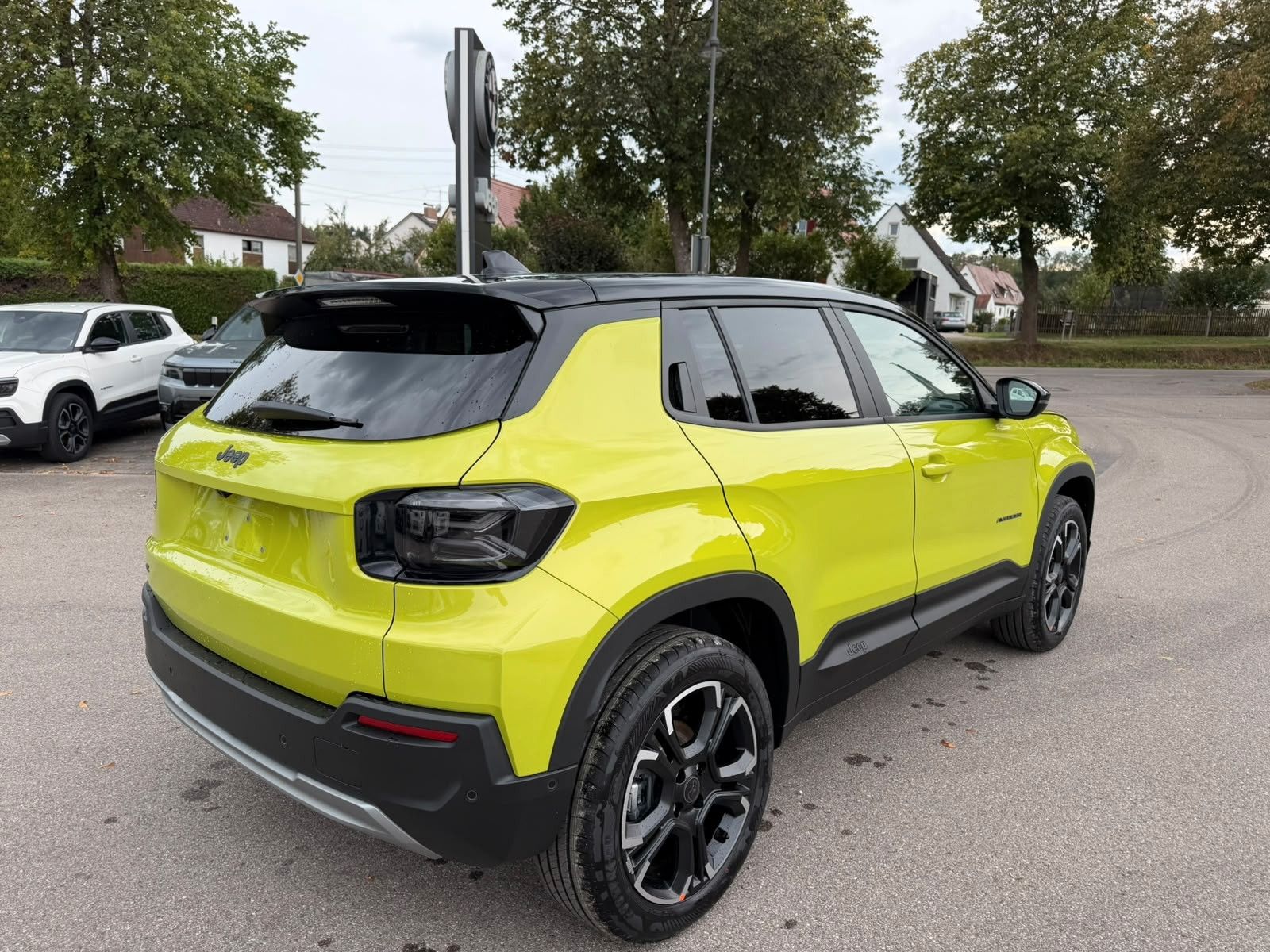 Fahrzeugabbildung Jeep Altitude Electric MJ27 virtual cockpit ACC uvm.
