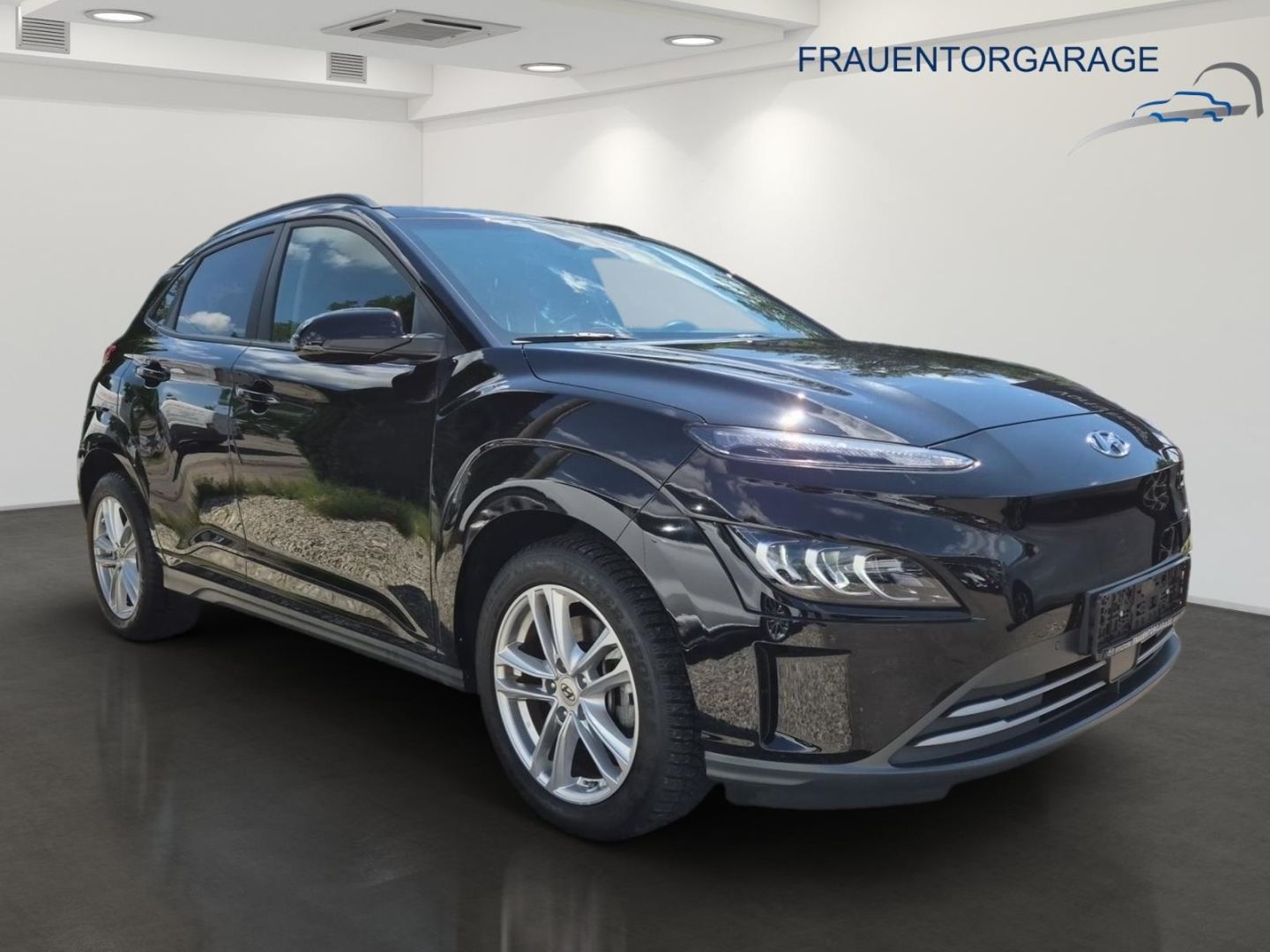 Fahrzeugabbildung Hyundai KONA Trend Elektro 2WD El. Panodach LED ACC Appl
