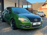 Volkswagen Passat Lim. Highline*LEDER*MEMORY*SHZ*PDC* - Volkswagen Passat: Grün