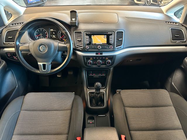 Volkswagen Sharan*7-Sitzer*3-ZONEN*SZHZ*NAVI*TEMPO*AHK*PDC