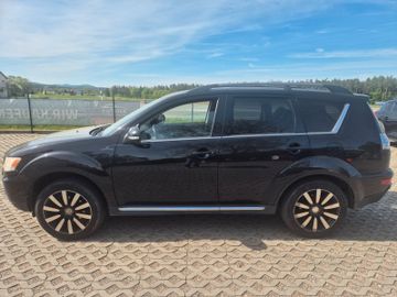 Mitsubishi Outlander - 4