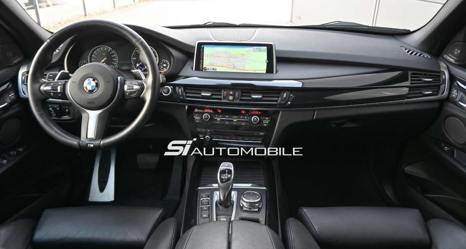 Fahrzeugabbildung BMW X5 xDrive30d M-Sport °ACC°AHK°STANDHEIZ°PANO°HUD