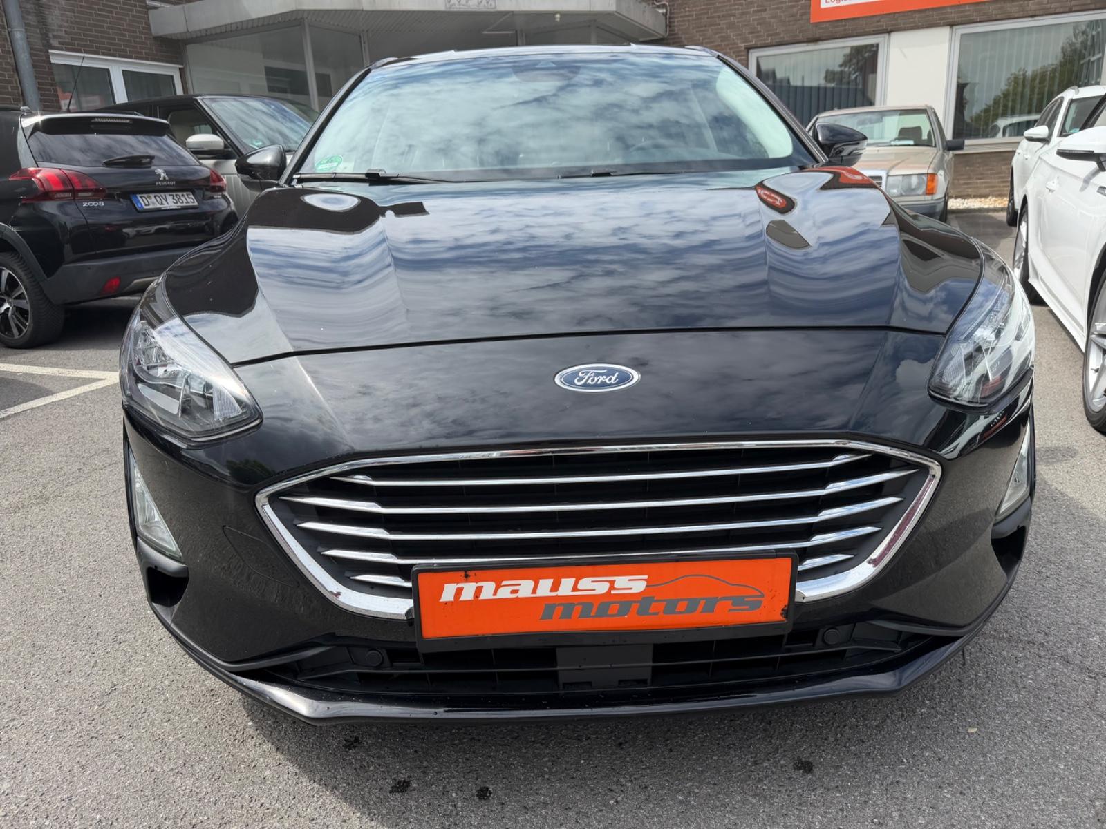 Ford Focus Lim. Titanium  LED NAV PDC - 3009