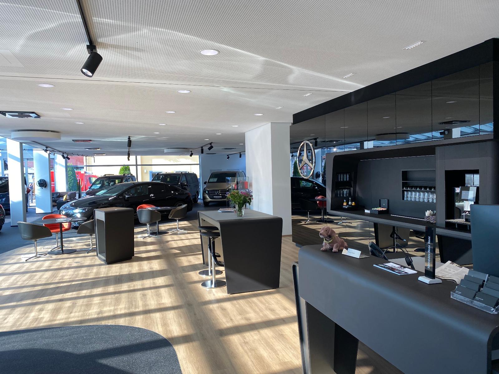 showroom-image-top