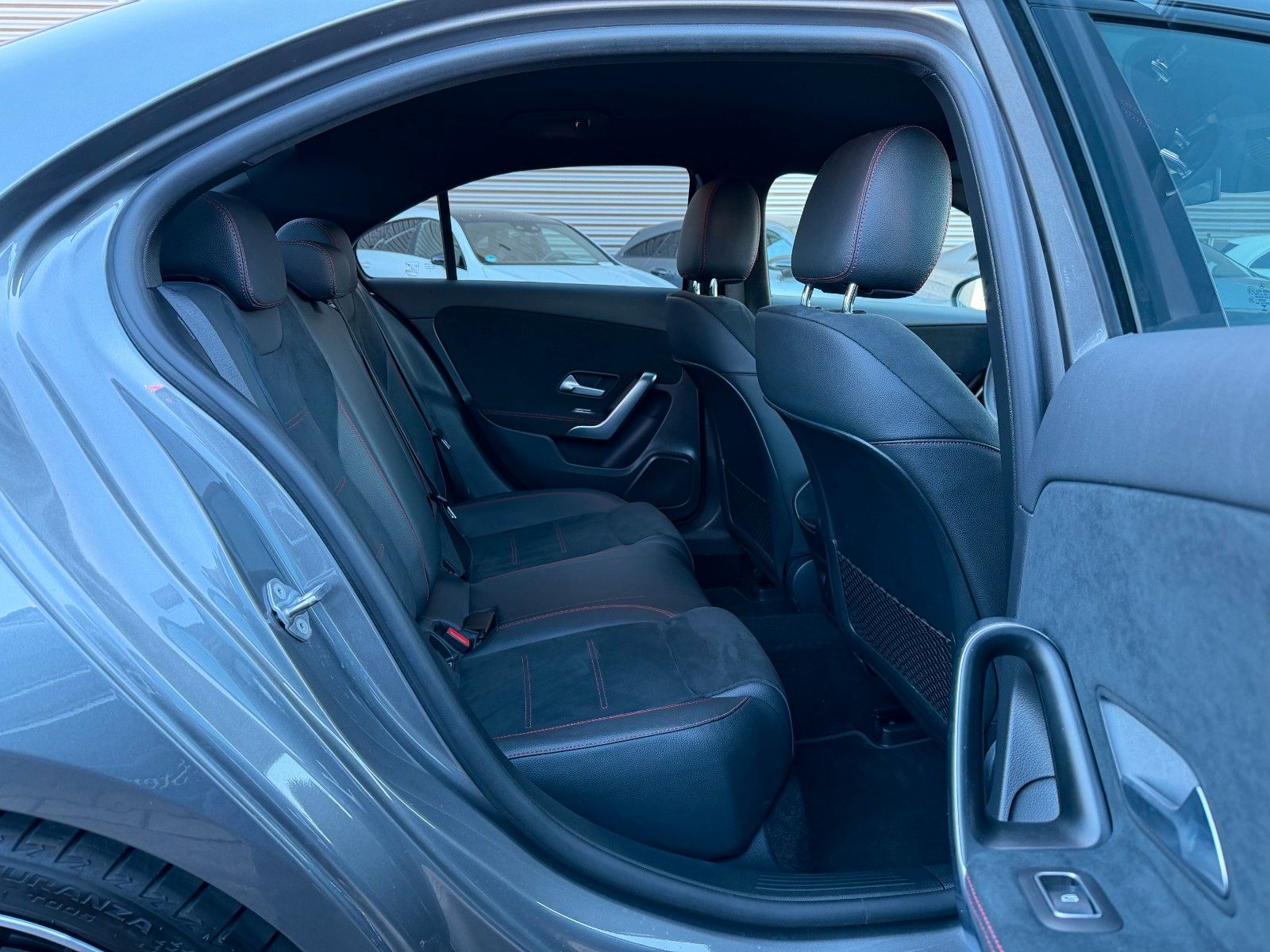 Fahrzeugabbildung Mercedes-Benz A 220 d 4 MATIC AMG Night+LED+DAB+Carplay+19"