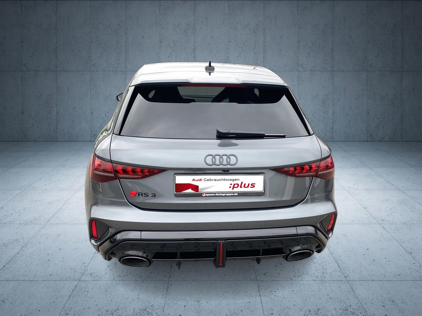 Audi RS 3 Sportback S tr. PANO HUD RS-Abgas Matrix