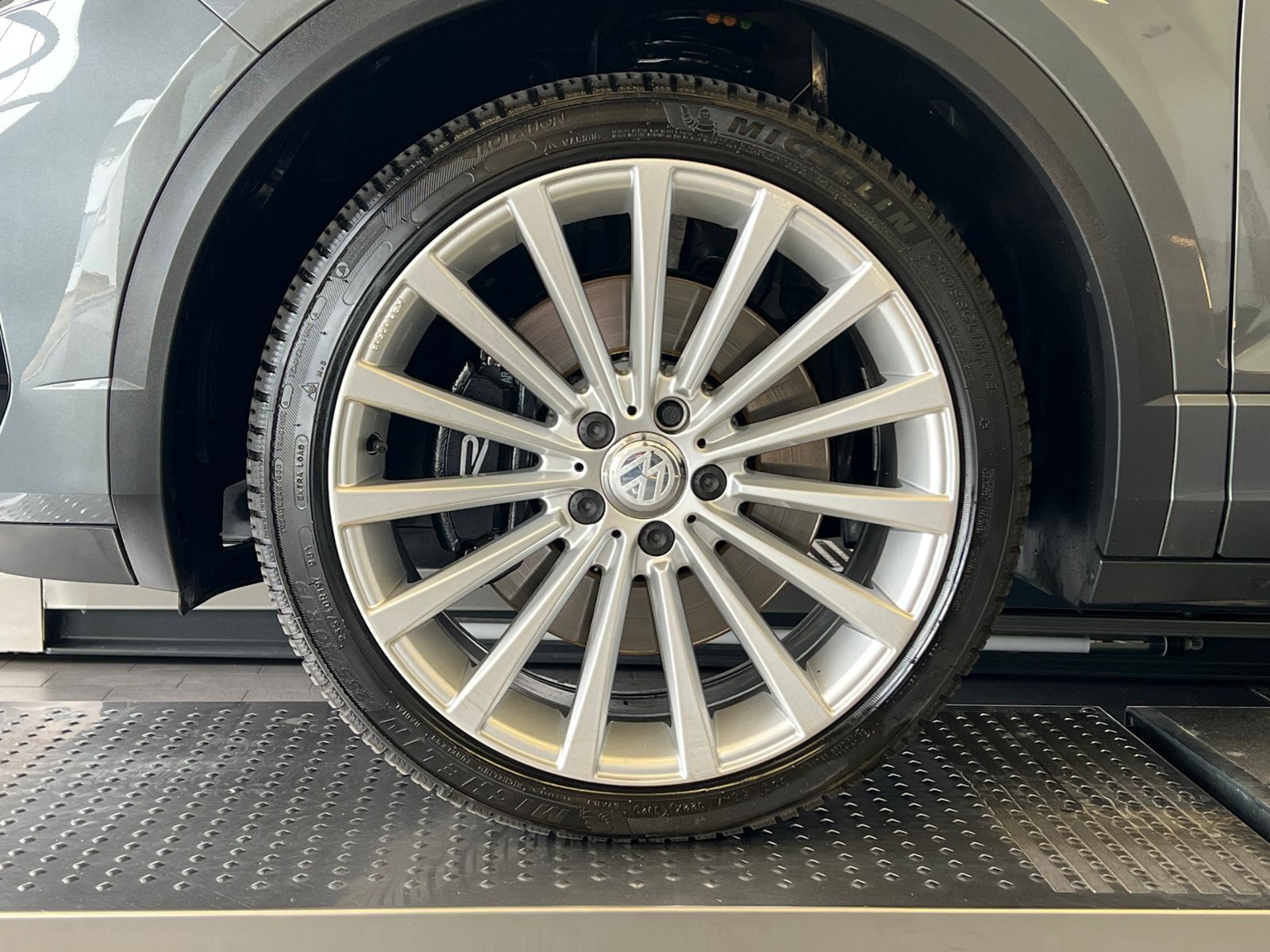 Fahrzeugabbildung Volkswagen T-Roc R 2.0 TSI DSG 4MOTION *Garantie, LED, Kame