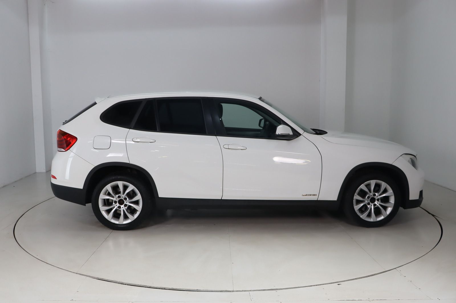 Fahrzeugabbildung BMW X1 sDrive 18i * Sitzhzg. * PDC